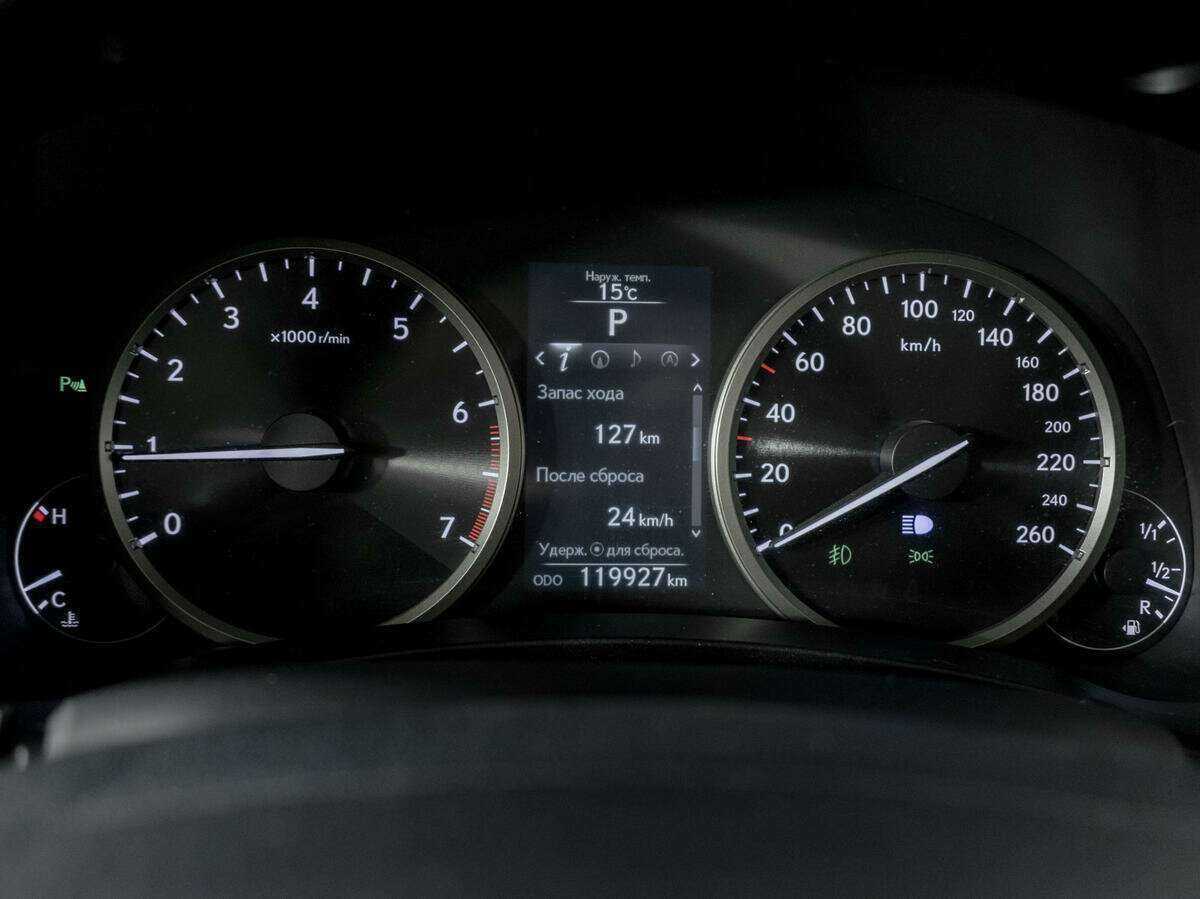 Б/У Лексус Н-Икс 2015 года. Фото: #10