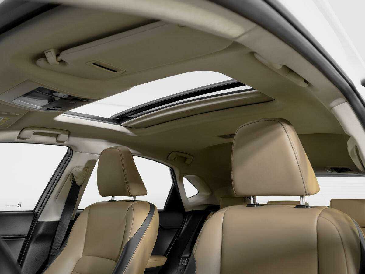 Б/У Лексус Н-Икс 2015 года. Фото: #14