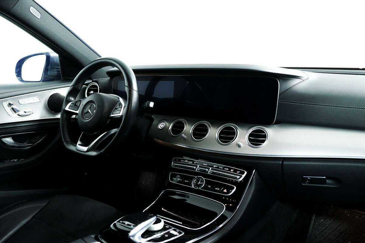 Б/У Мерседес-Бенц Е-Класс 2016 года. Фото: #8