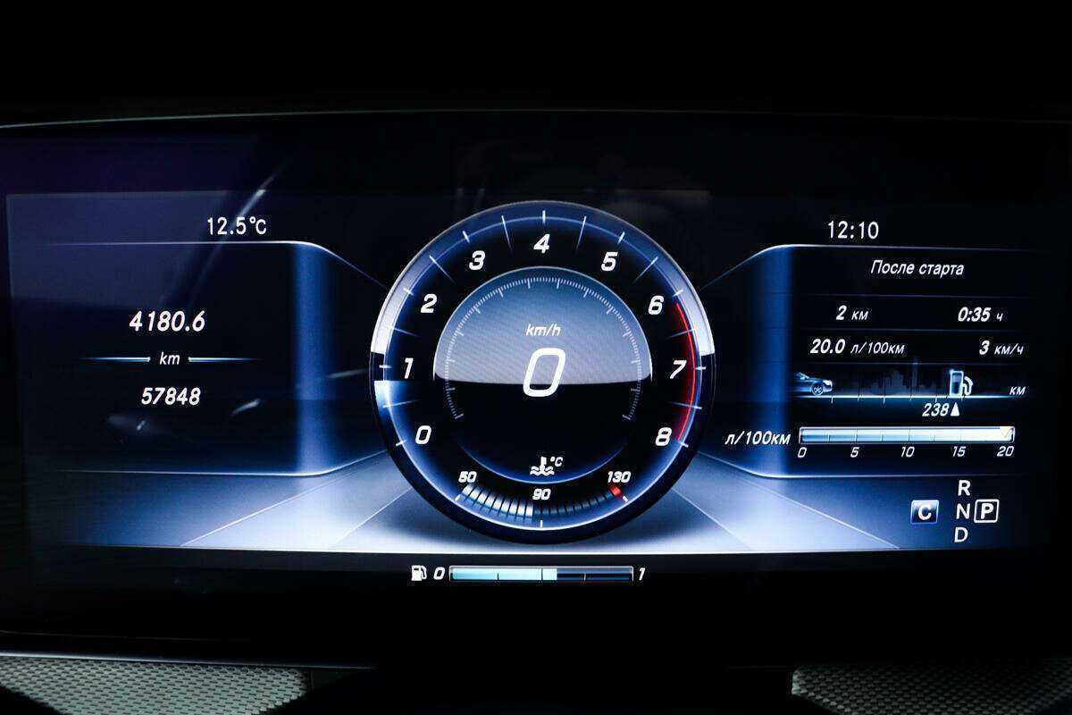 Б/У Мерседес-Бенц Е-Класс 2016 года. Фото: #9