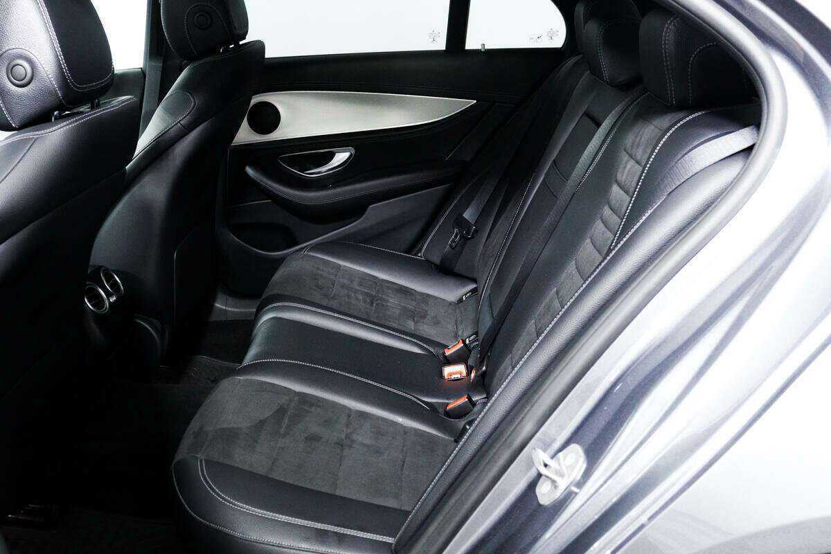 Б/У Мерседес-Бенц Е-Класс 2016 года. Фото: #11