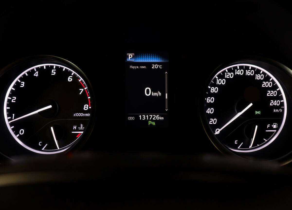 Б/У Тойота Камри 2018 года. Фото: #9