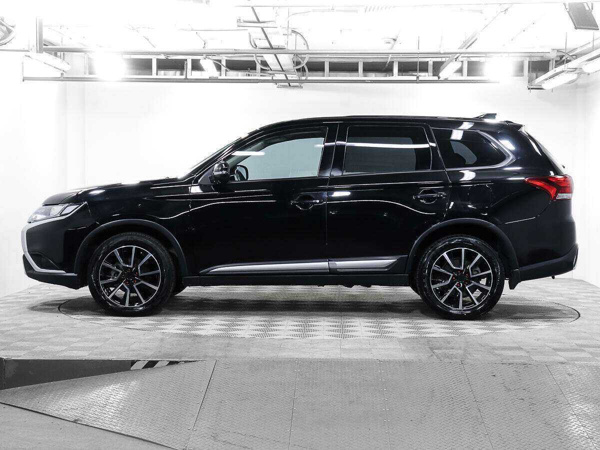 Б/У Митсубиши Оутлэндер 2018 года. Фото: #7