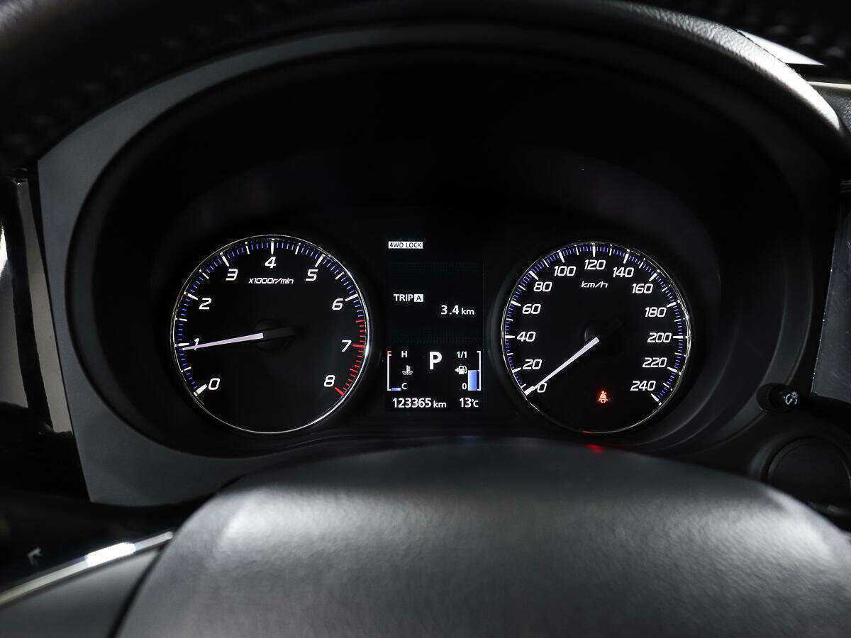 Б/У Митсубиши Оутлэндер 2018 года. Фото: #10