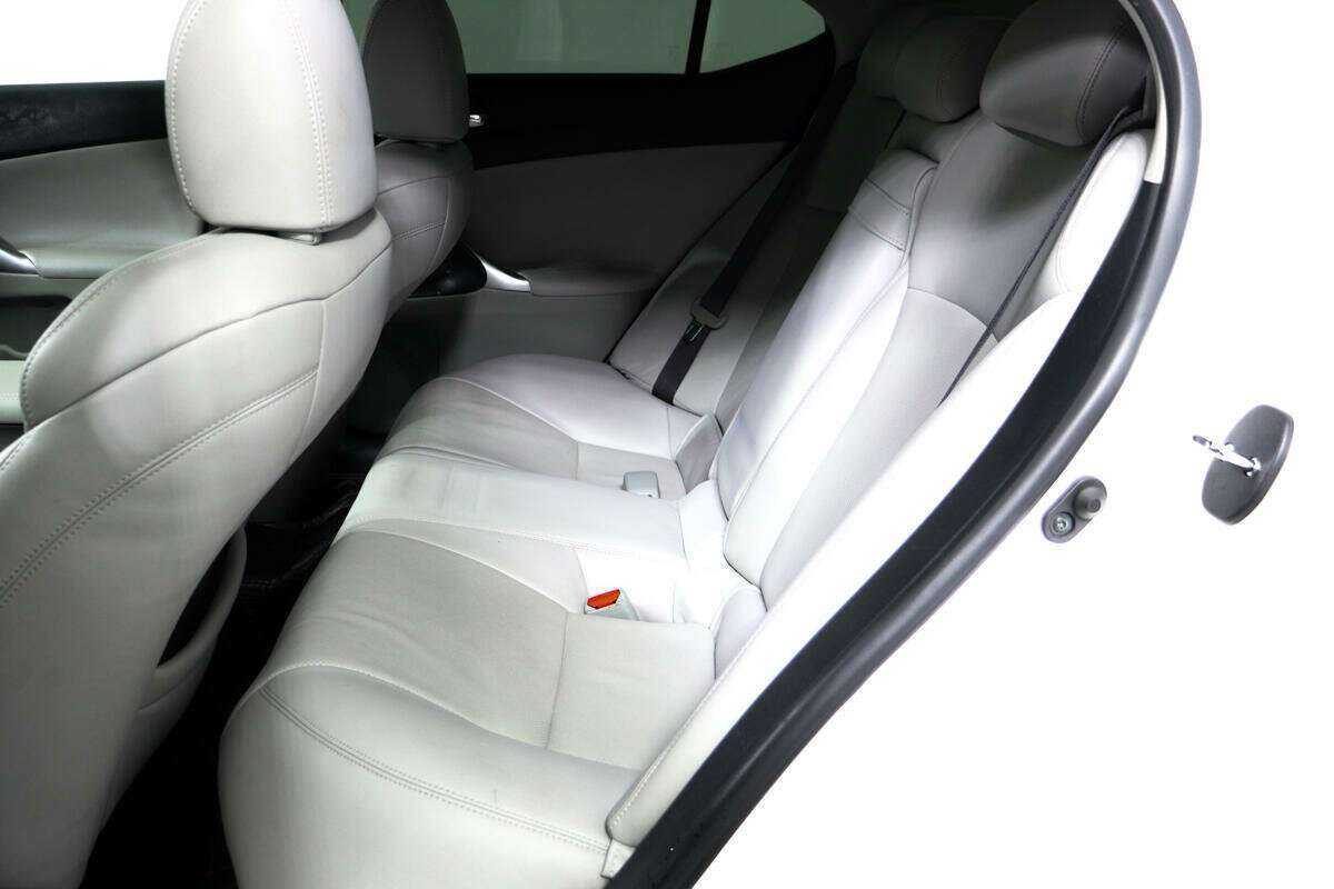 Б/У Лексус ИС 2006 года. Фото: #11