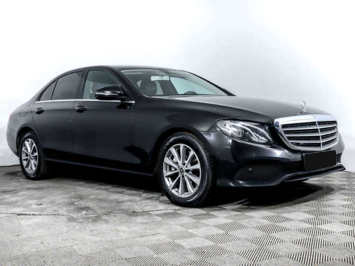 Б/У Мерседес-Бенц Е-Класс 2019 года. Фото: #2