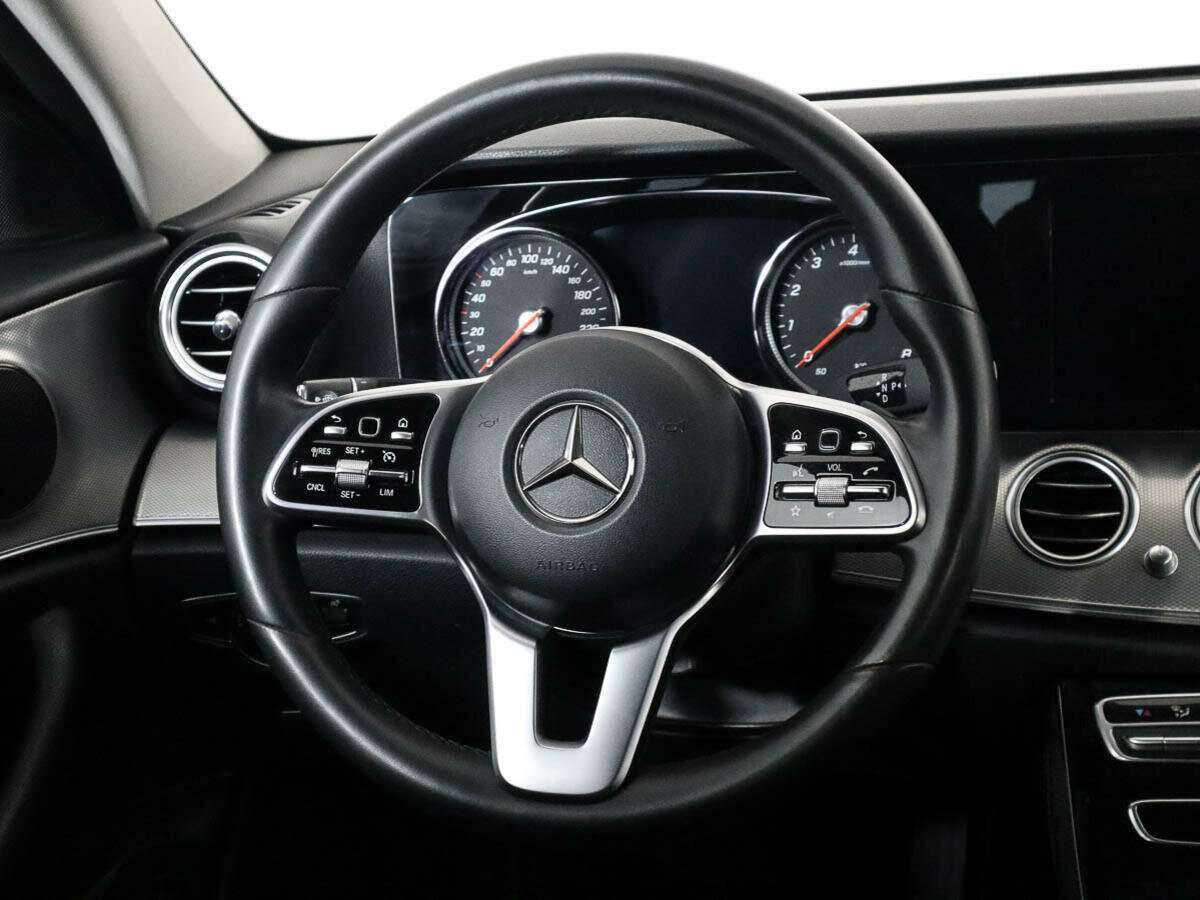 Б/У Мерседес-Бенц Е-Класс 2019 года. Фото: #11