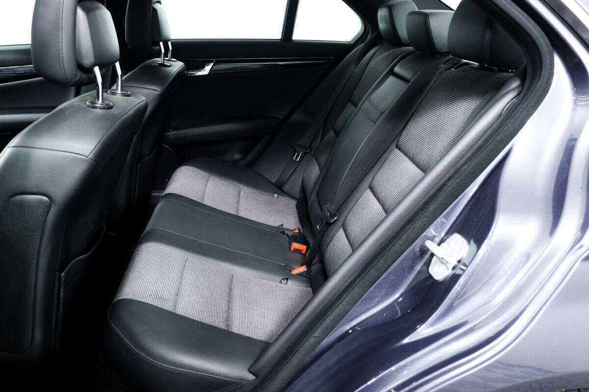 Б/У Мерседес-Бенц Ц-Класс 2011 года. Фото: #11