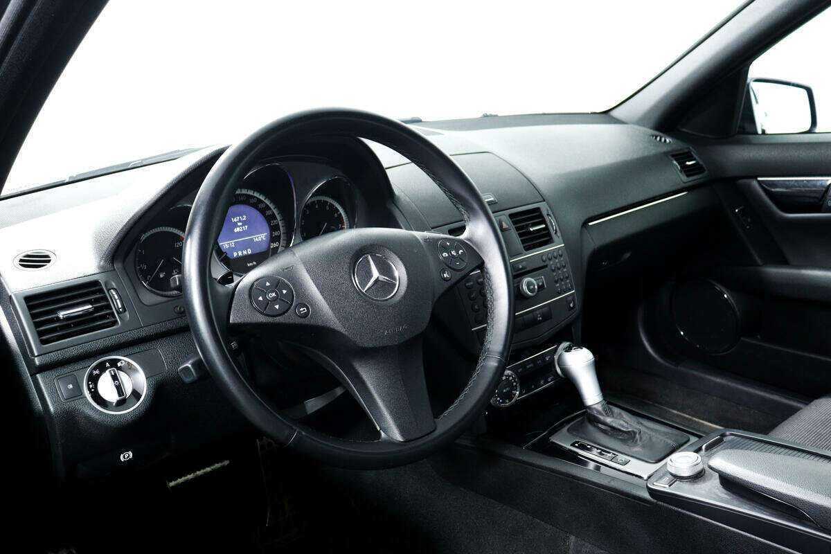 Б/У Мерседес-Бенц Ц-Класс 2011 года. Фото: #12