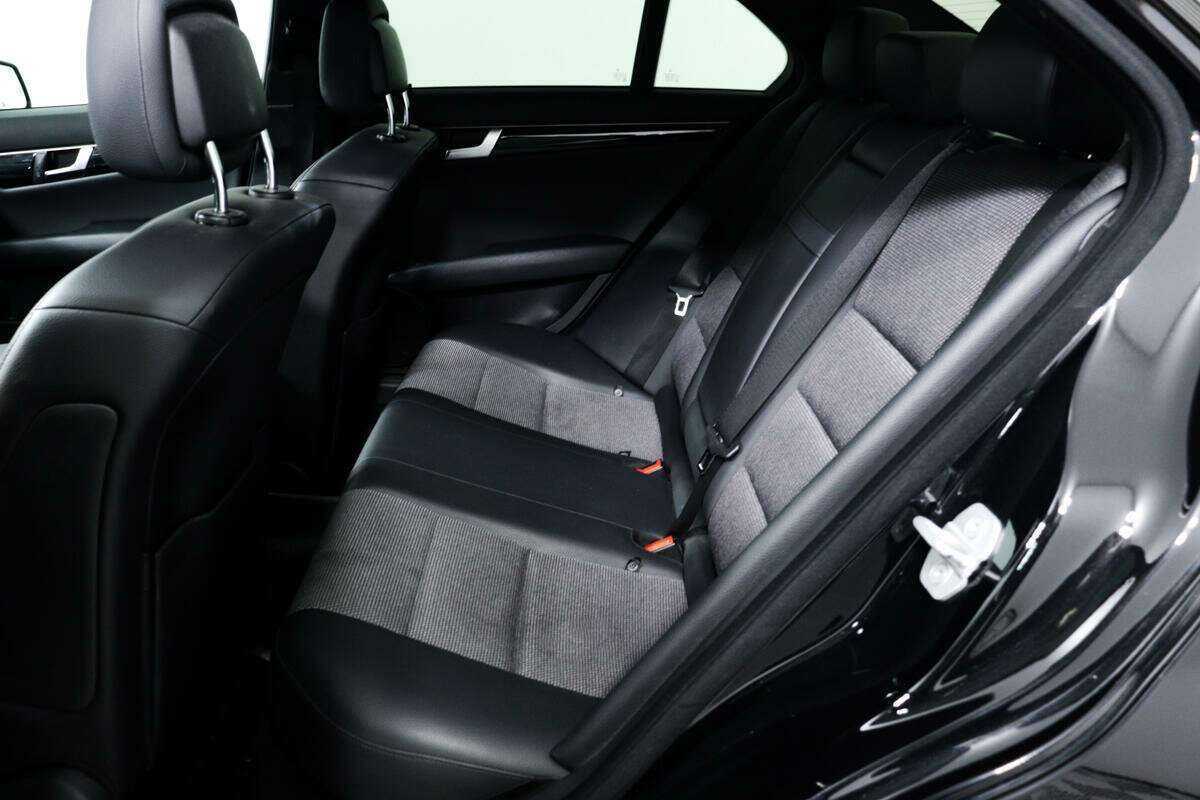 Б/У Мерседес-Бенц Ц-Класс 2011 года. Фото: #9