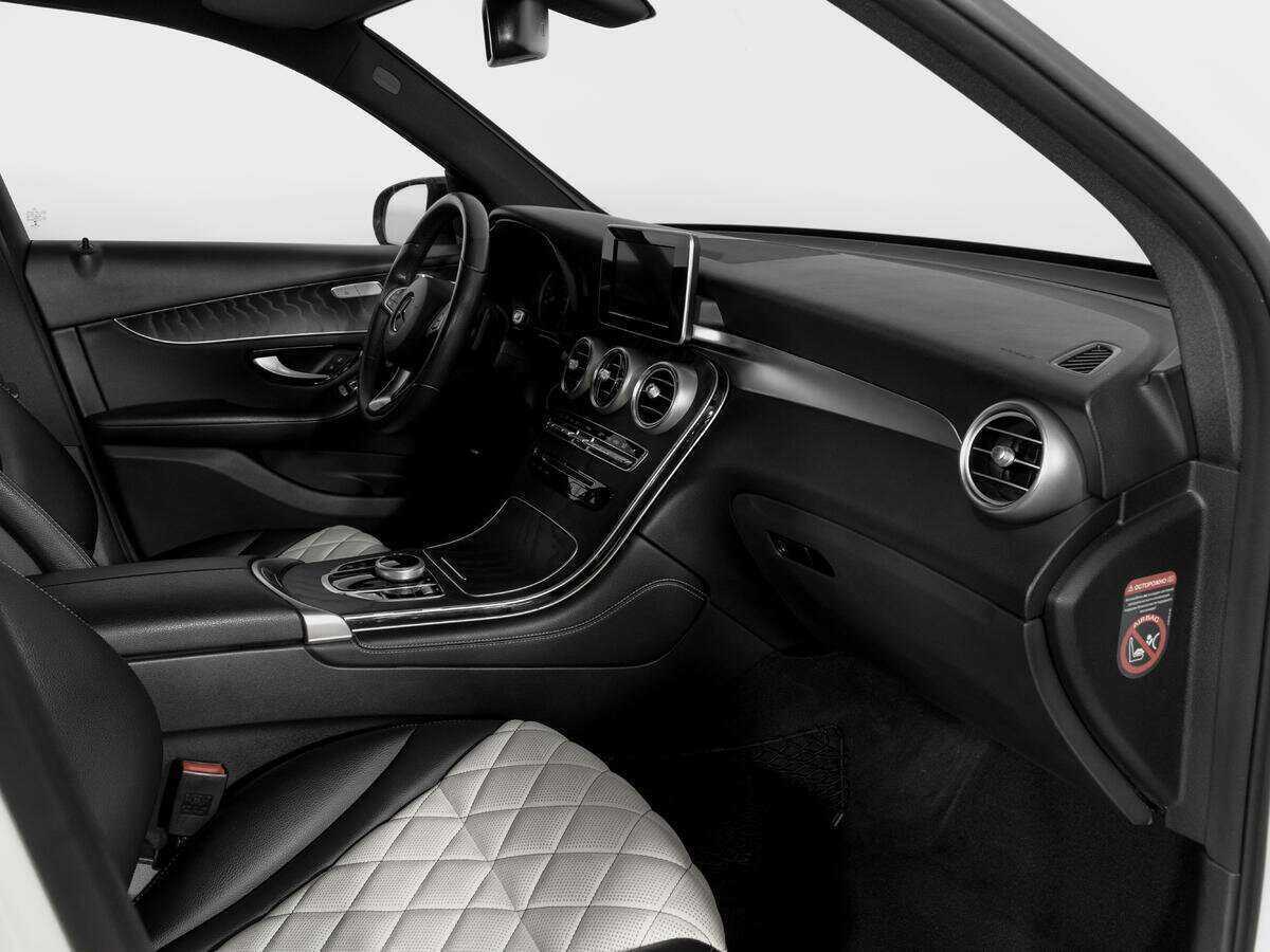 Б/У Мерседес-Бенц ГЛЦ 2017 года. Фото: #8