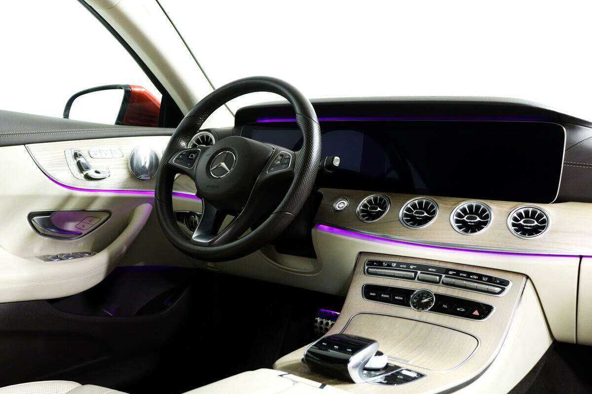 Б/У Мерседес-Бенц Е-Класс 2017 года. Фото: #7