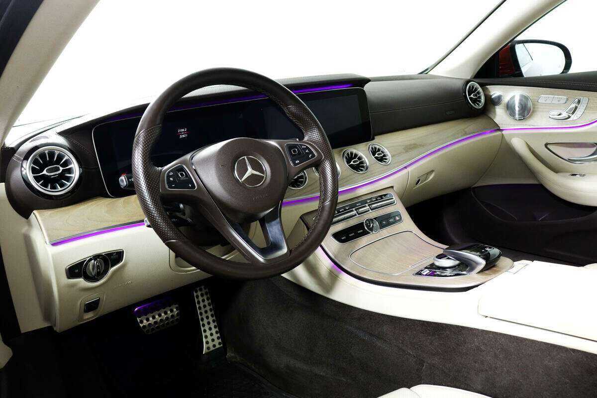 Б/У Мерседес-Бенц Е-Класс 2017 года. Фото: #11