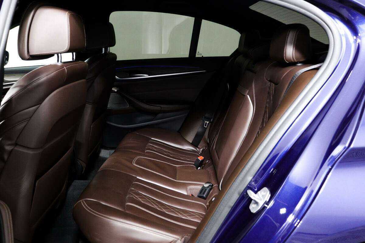 Б/У БМВ 5 серии 2018 года. Фото: #11