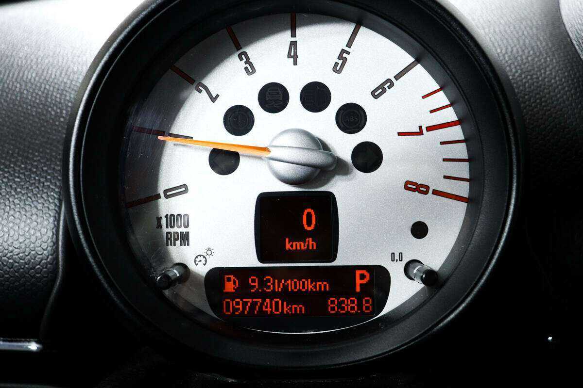 Б/У Мини Каунтримэн 2011 года. Фото: #9