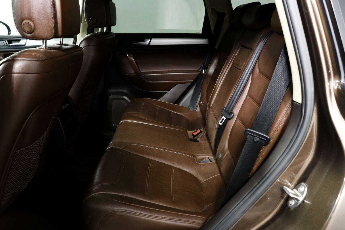 Б/У Фольксваген Туарег 2012 года. Фото: #11