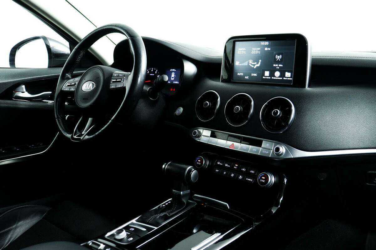 Б/У Киа Стингер 2018 года. Фото: #8