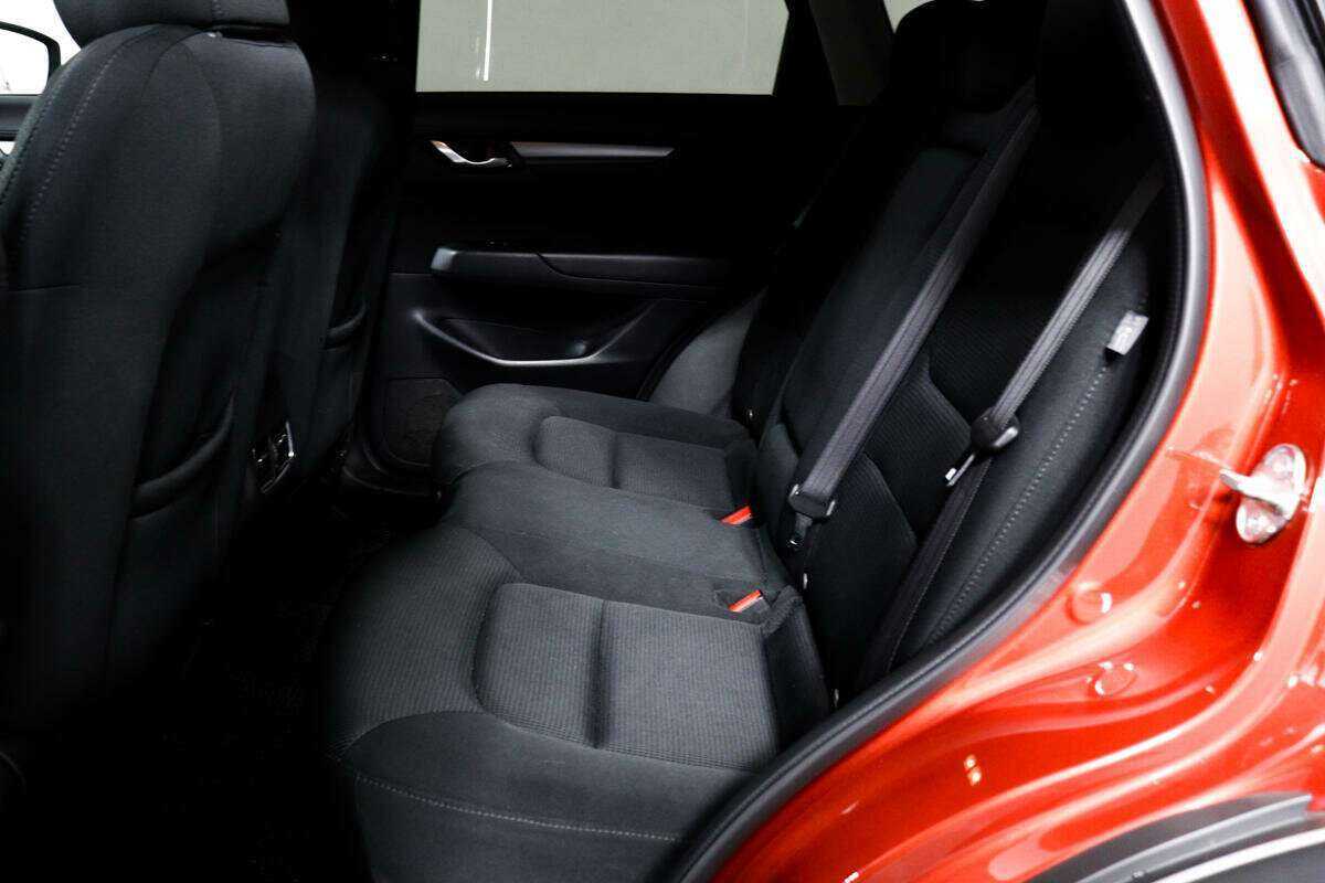 Б/У Мазда Ц-Икс-5 2019 года. Фото: #11