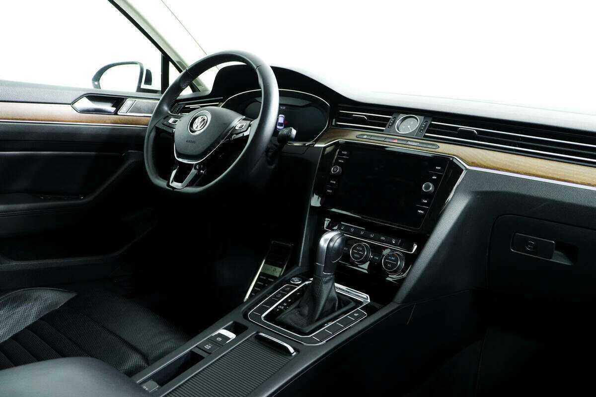 Б/У Фольксваген Пассат 2018 года. Фото: #7