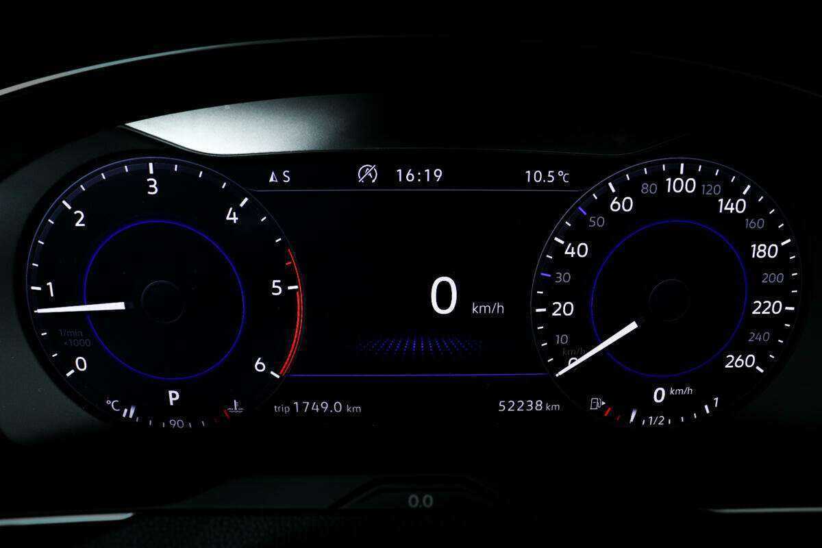 Б/У Фольксваген Пассат 2018 года. Фото: #8