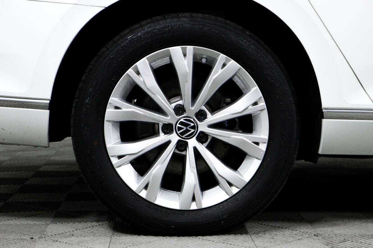 Б/У Фольксваген Пассат 2018 года. Фото: #12