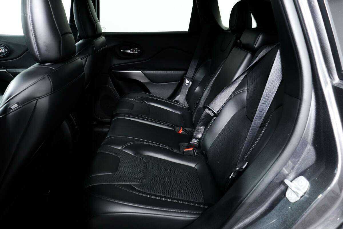 Б/У Джип Чироки 2020 года. Фото: #11