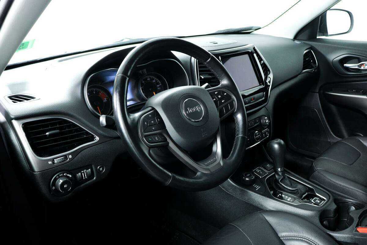 Б/У Джип Чироки 2020 года. Фото: #12