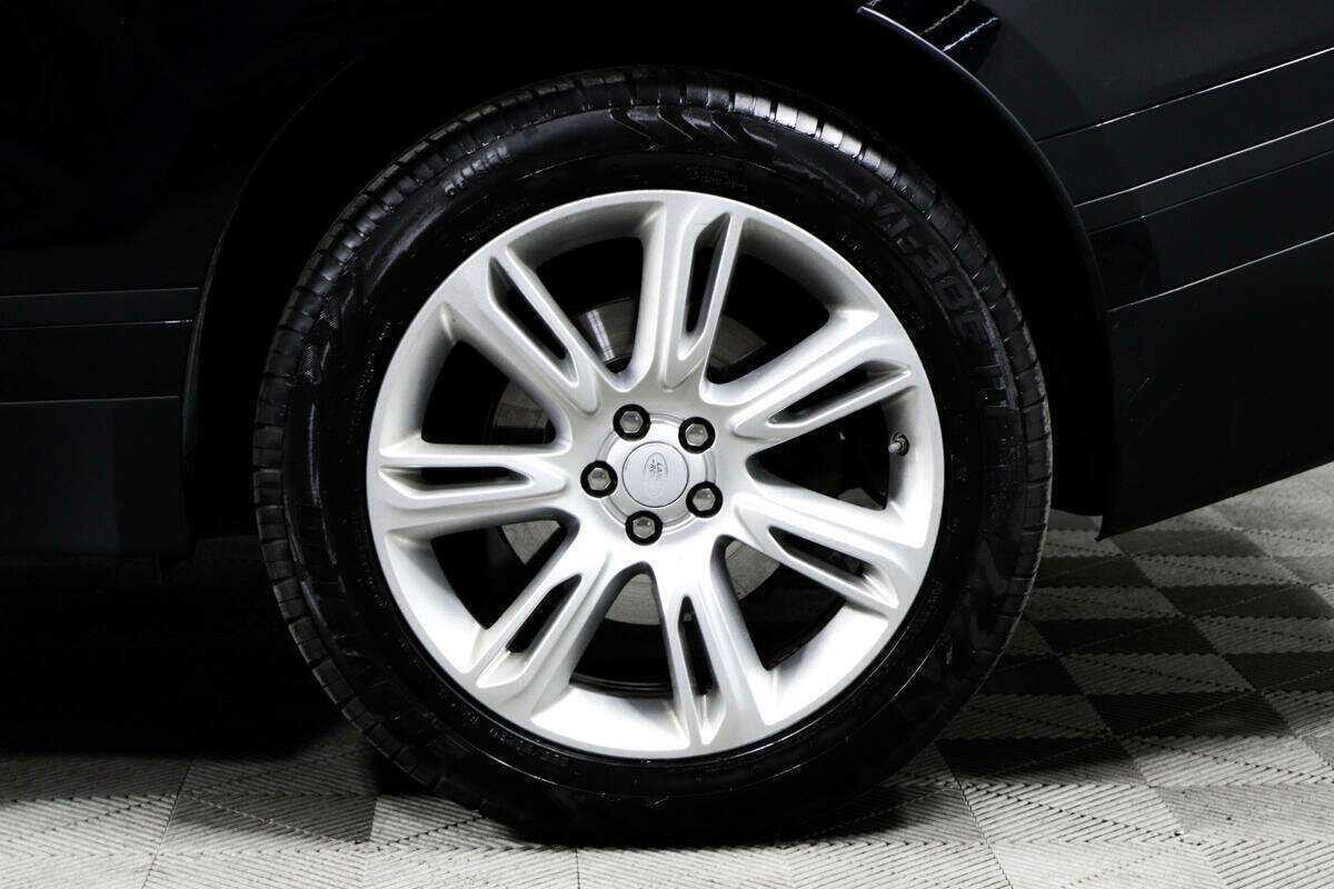 Б/У Лэнд Ровер Рэнж Ровер Велар 2017 года. Фото: #12