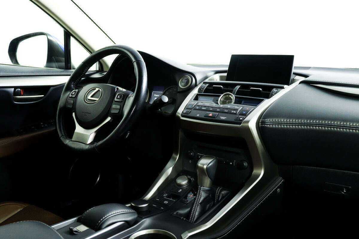 Б/У Лексус Н-Икс 2017 года. Фото: #8