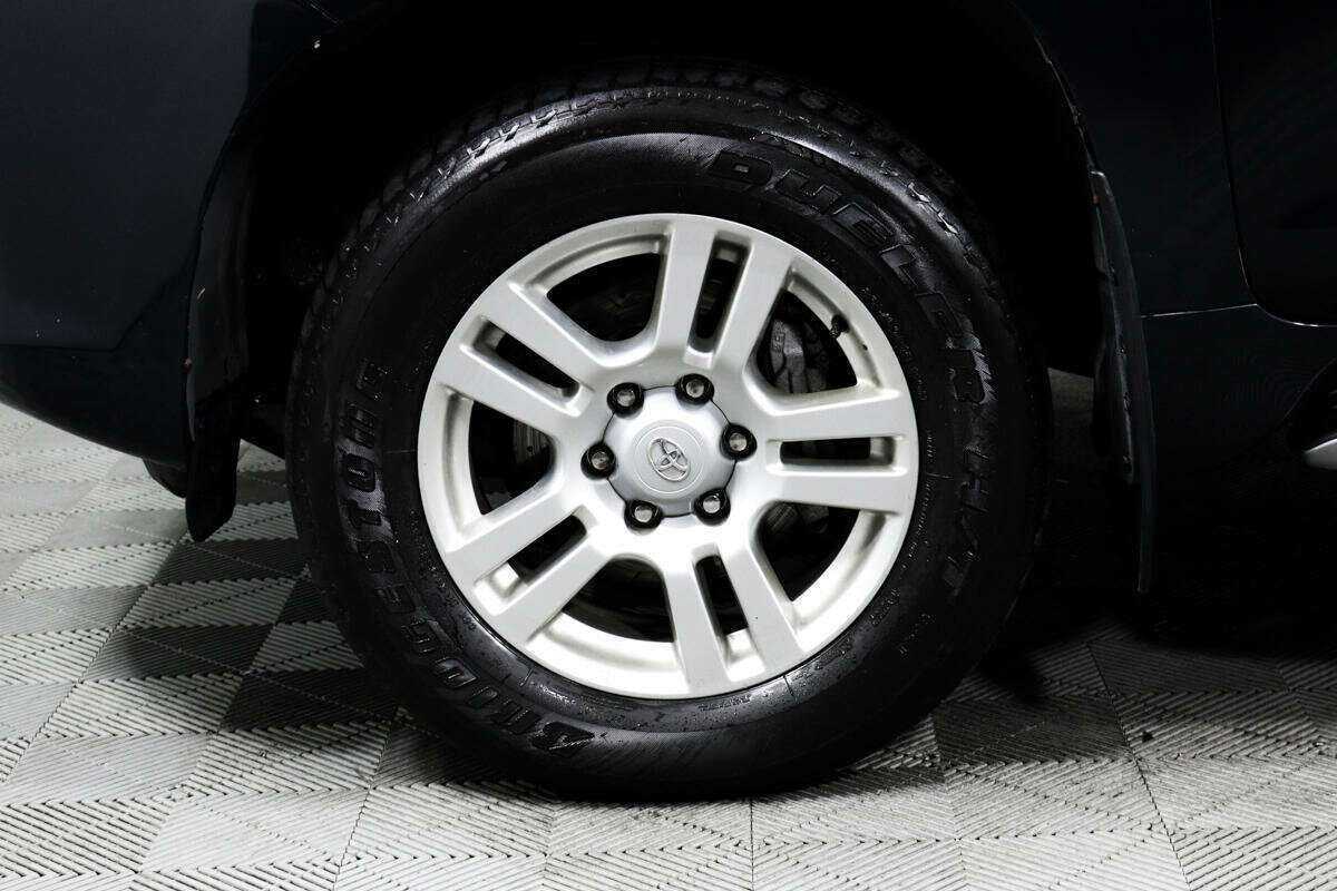 Б/У Тойота Лэнд Крузер Прадо 2012 года. Фото: #11