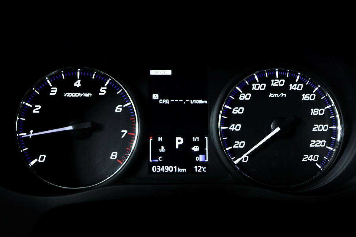 Б/У Митсубиши Оутлэндер 2022 года. Фото: #9