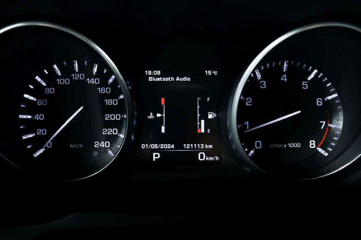 Б/У Лэнд Ровер Рэнж Ровер Эвок 2014 года. Фото: #9