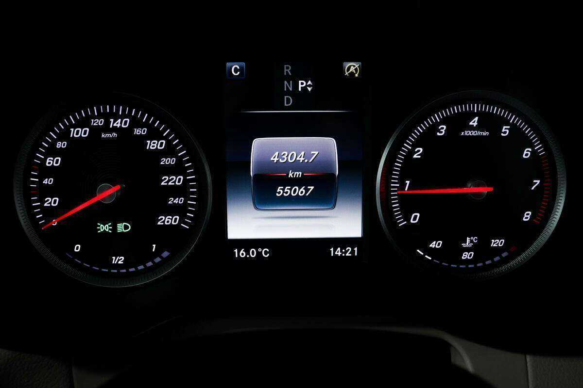 Б/У Мерседес-Бенц ГЛЦ 2015 года. Фото: #9