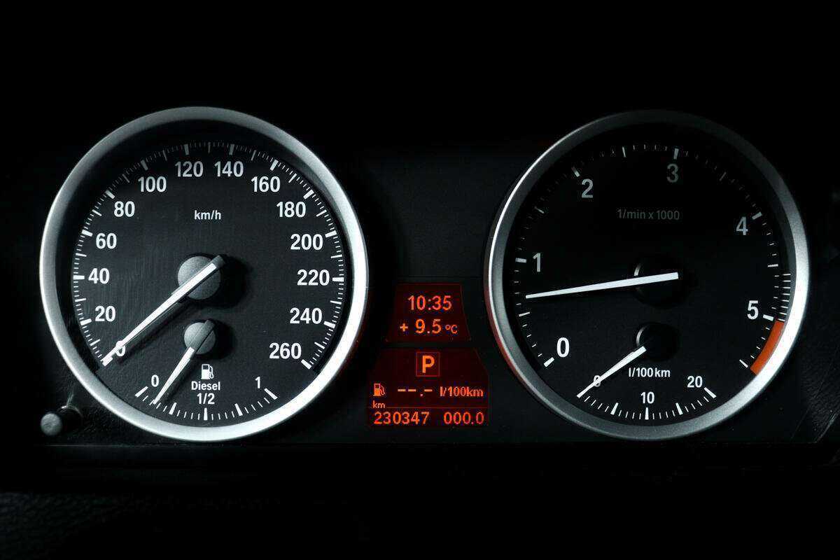 Б/У БМВ Икс6 2010 года. Фото: #9