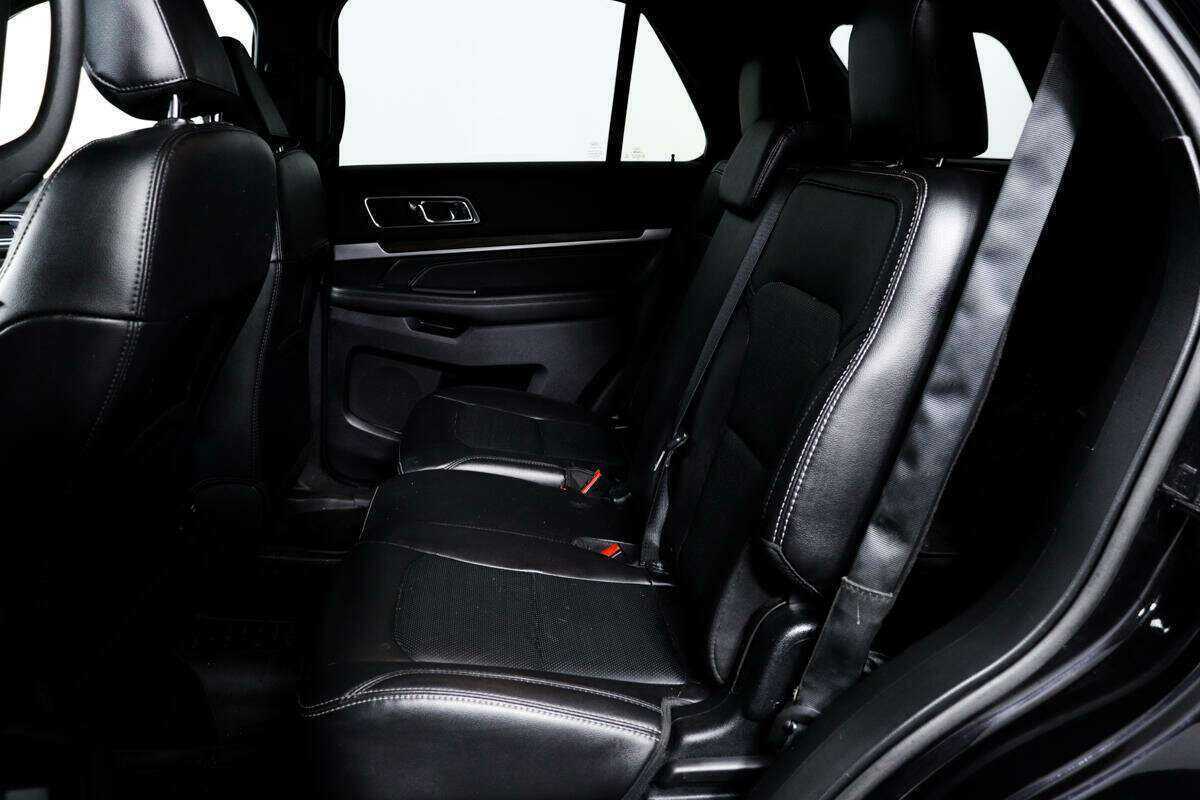 Б/У Форд Експлорер 2018 года. Фото: #11