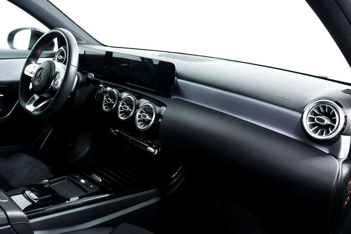 Б/У Мерседес-Бенц А-Класс 2020 года. Фото: #7