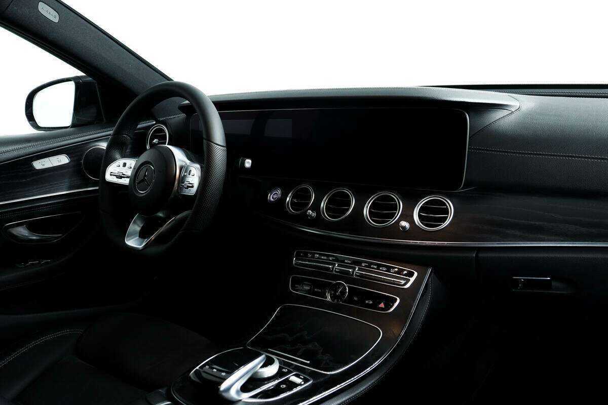 Б/У Мерседес-Бенц Е-Класс 2019 года. Фото: #8