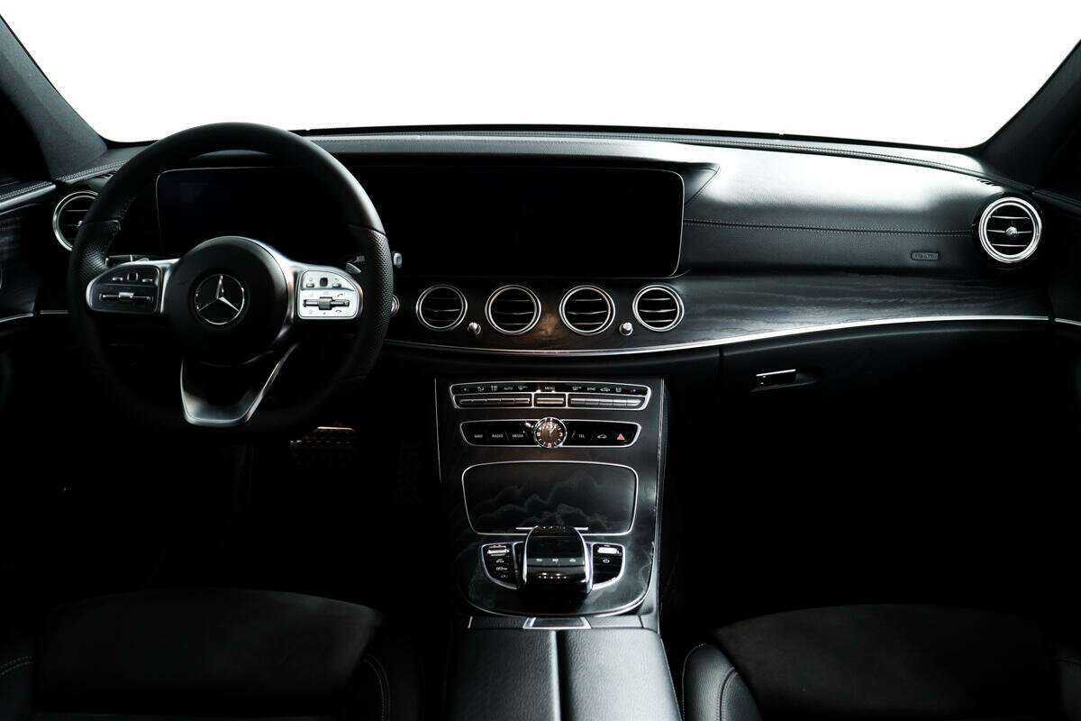 Б/У Мерседес-Бенц Е-Класс 2019 года. Фото: #10