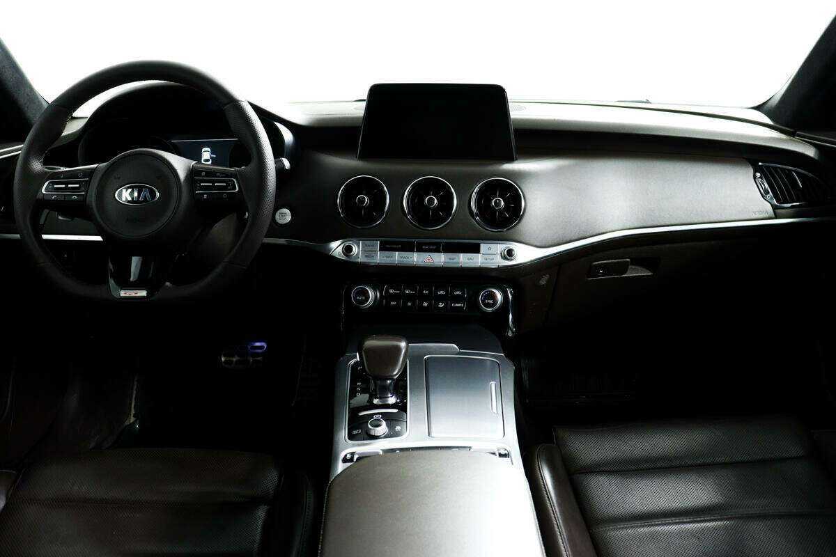 Б/У Киа Стингер 2018 года. Фото: #10