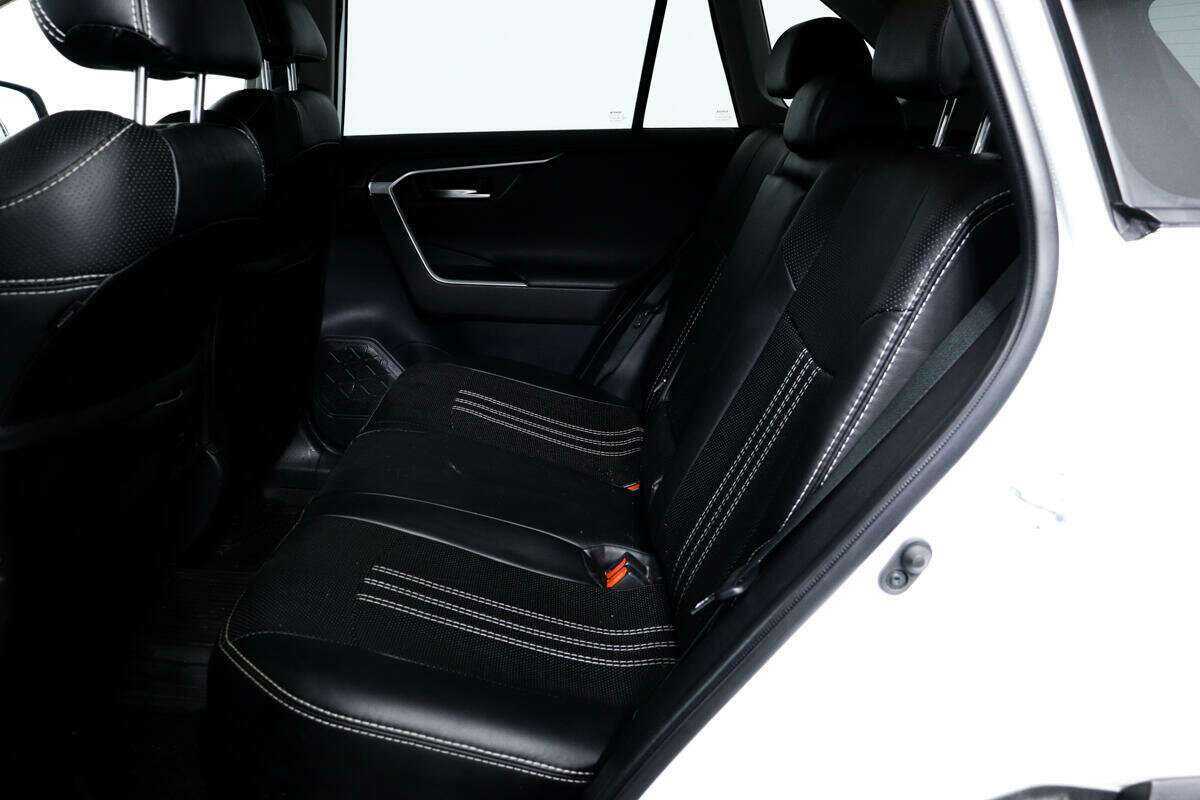 Б/У Тойота Рав4 2020 года. Фото: #11