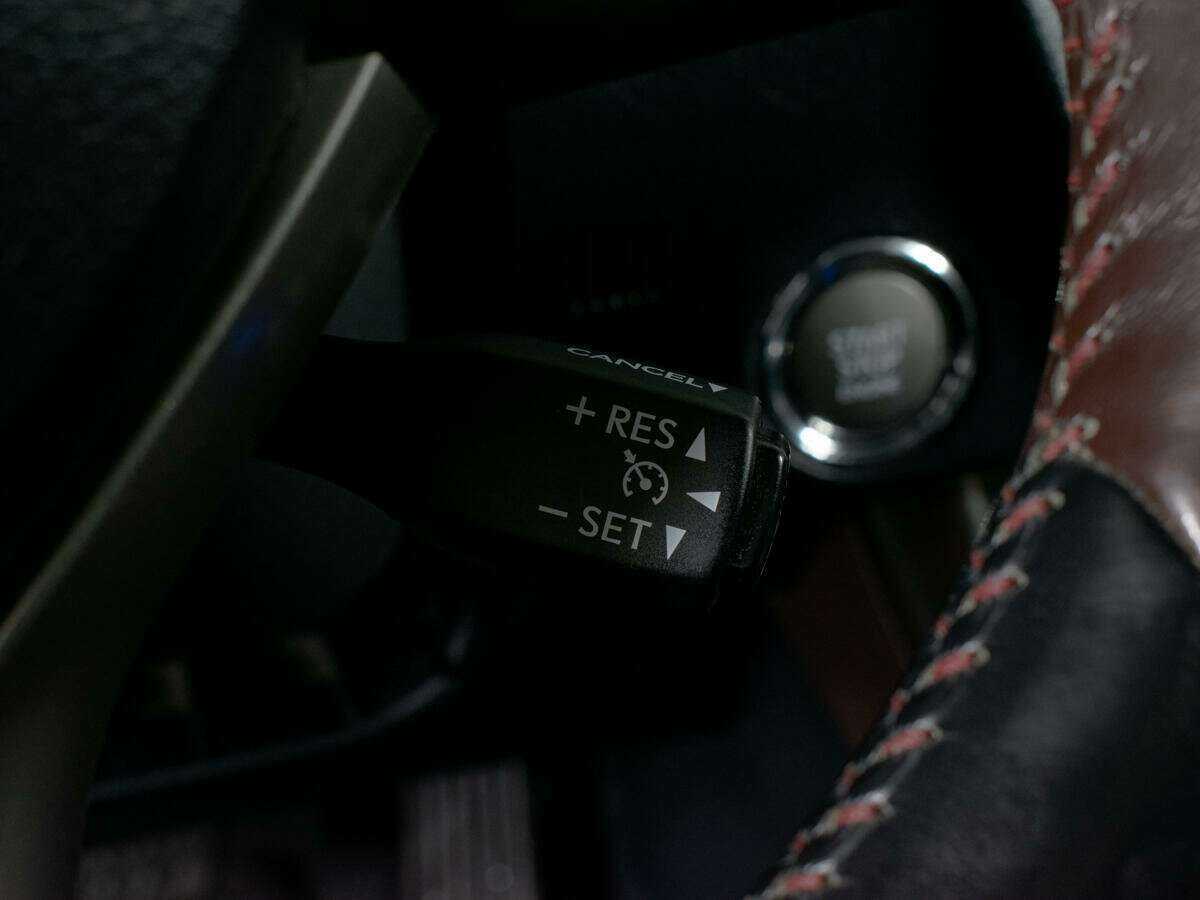 Б/У Лексус Р-Икс 2016 года. Фото: #23