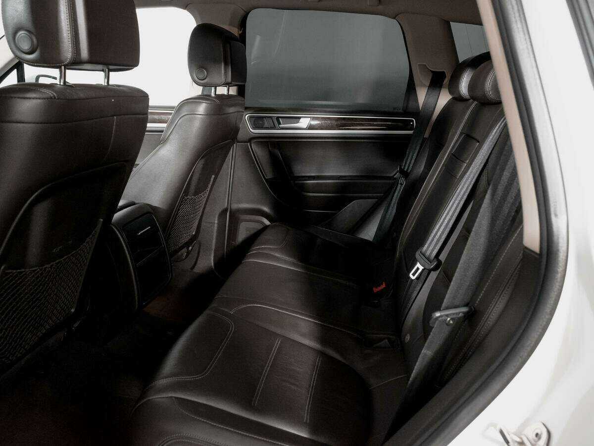 Б/У Фольксваген Туарег 2014 года. Фото: #9