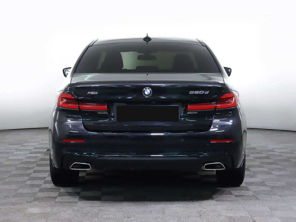 Б/У БМВ 5 серии 2021 года. Фото: #4