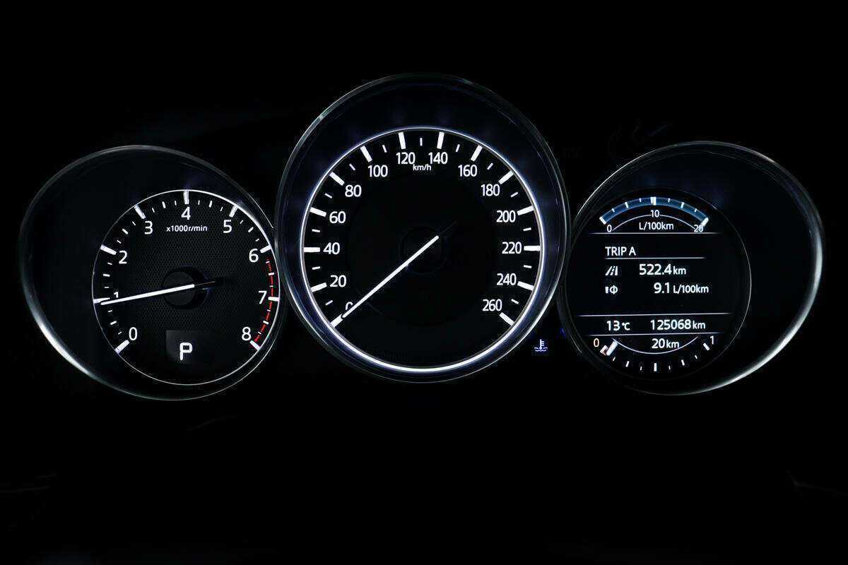 Б/У Мазда Ц-Икс-5 2017 года. Фото: #9