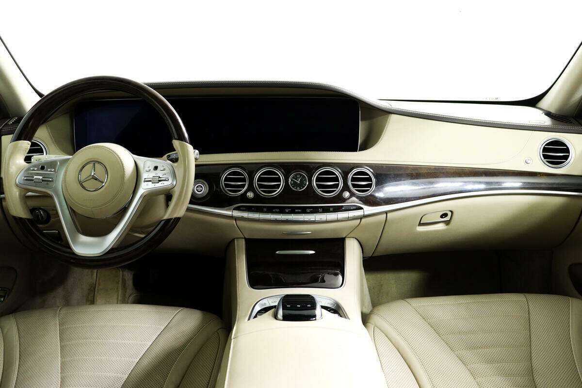 Б/У Мерседес-Бенц С-Класс 2017 года. Фото: #10