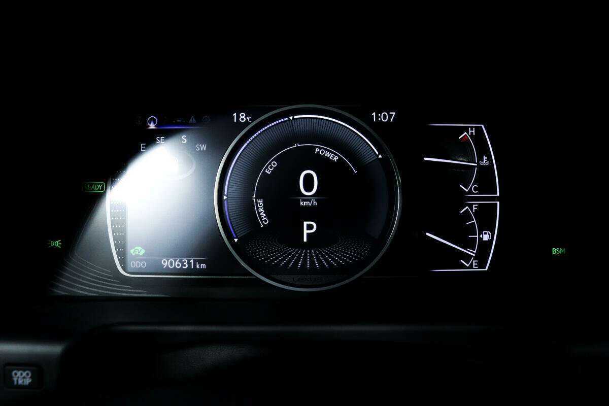 Б/У Лексус ЕС 2018 года. Фото: #9