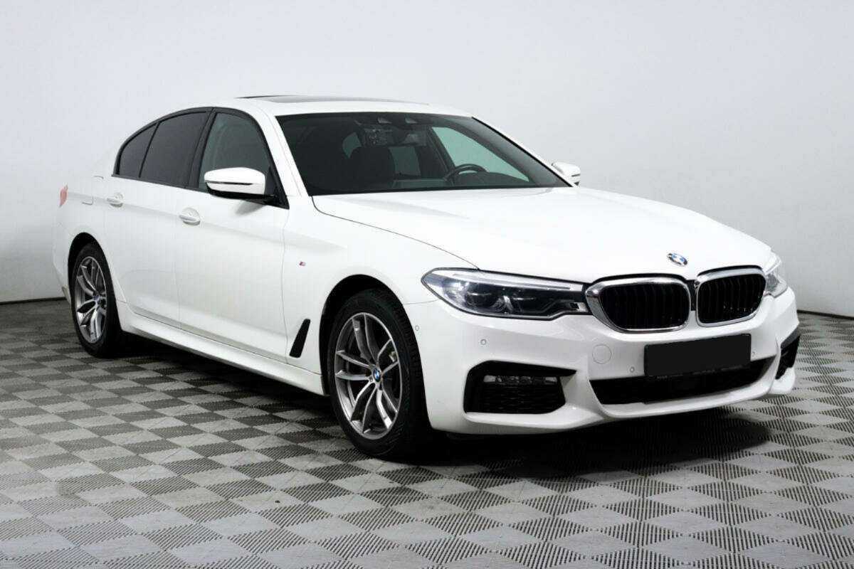 Б/У БМВ 5 серии 2017 года. Фото: #2
