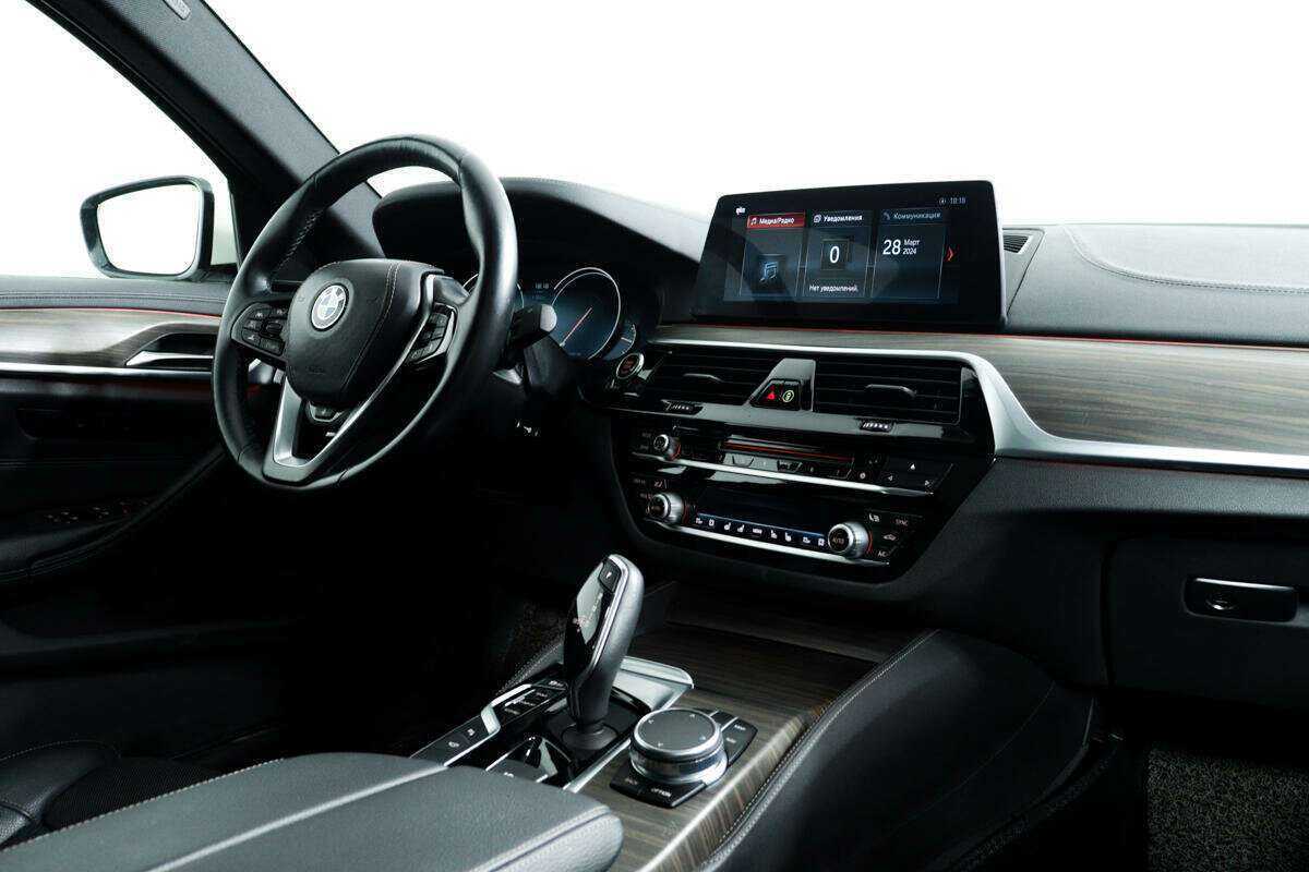 Б/У БМВ 5 серии 2017 года. Фото: #8