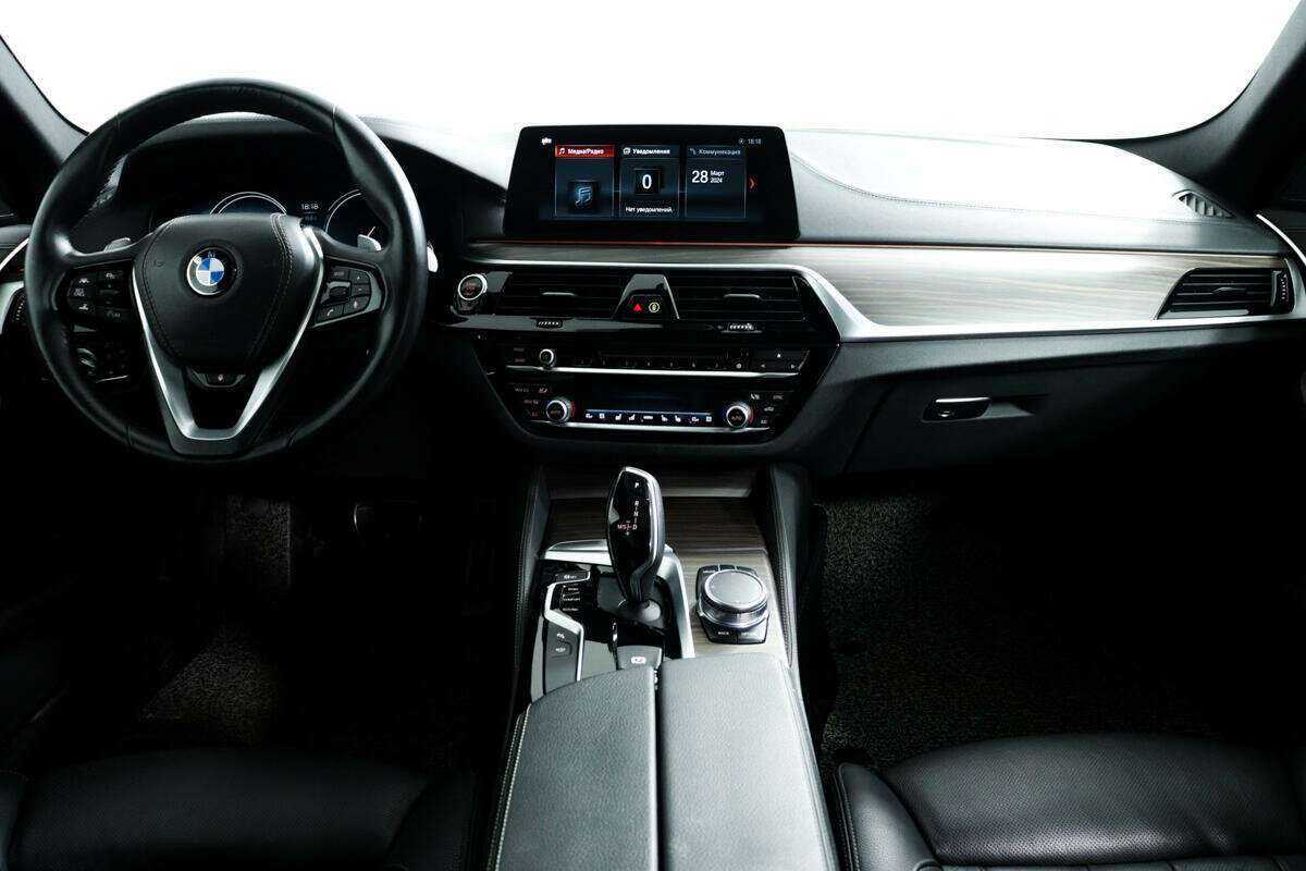 Б/У БМВ 5 серии 2017 года. Фото: #10