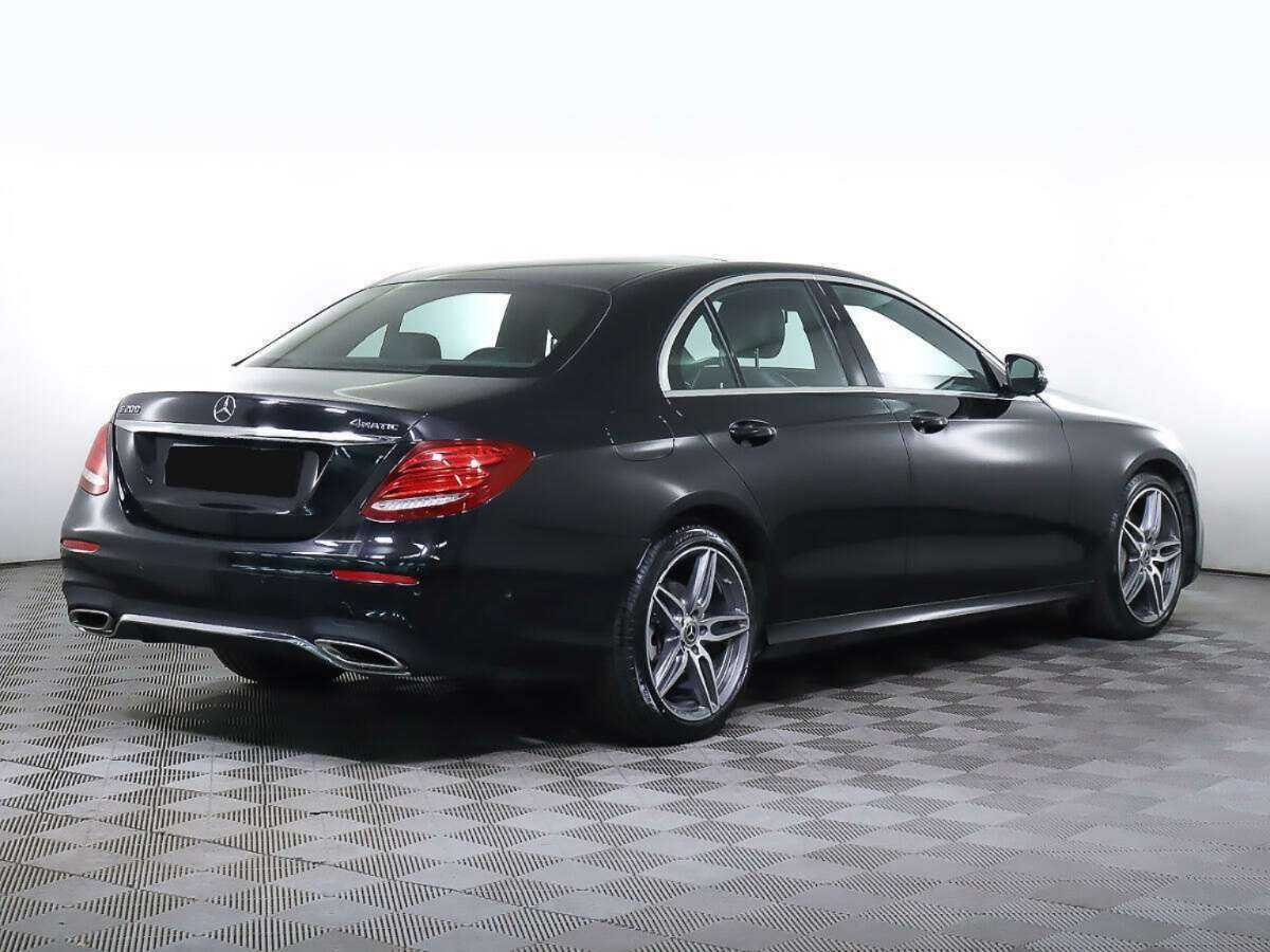 Б/У Мерседес-Бенц Е-Класс 2017 года. Фото: #3